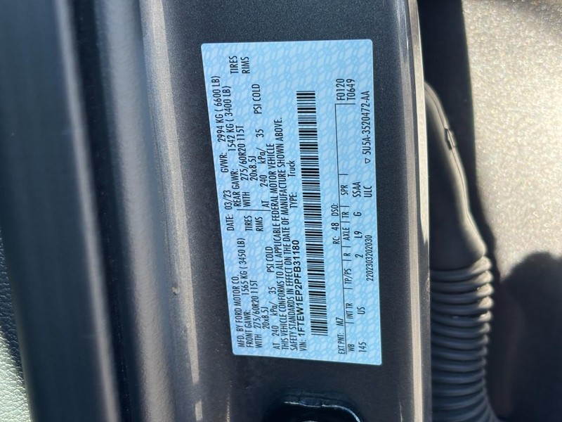 Ford F-150 Vehicle Full-screen Gallery Image 26