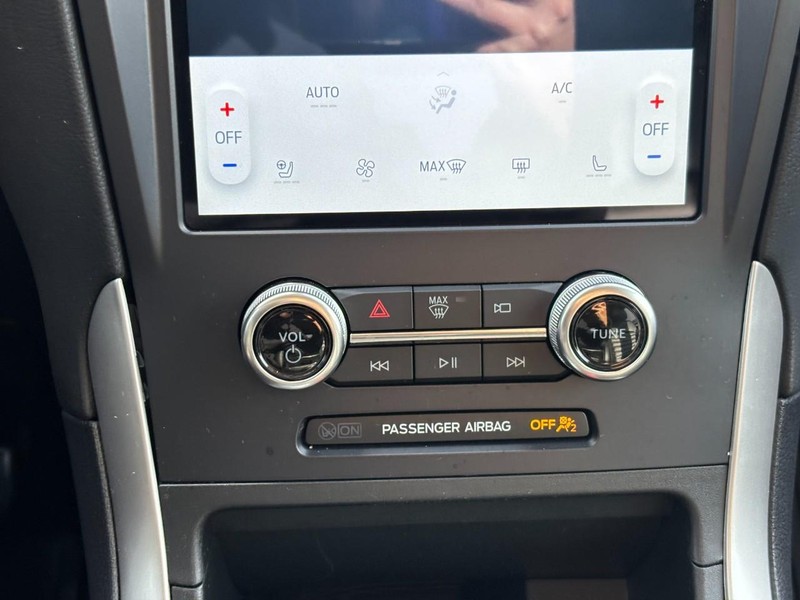 Ford Edge Vehicle Full-screen Gallery Image 26