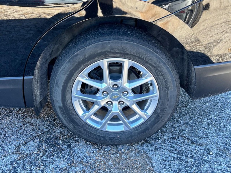 Chevrolet Equinox Vehicle Full-screen Gallery Image 09