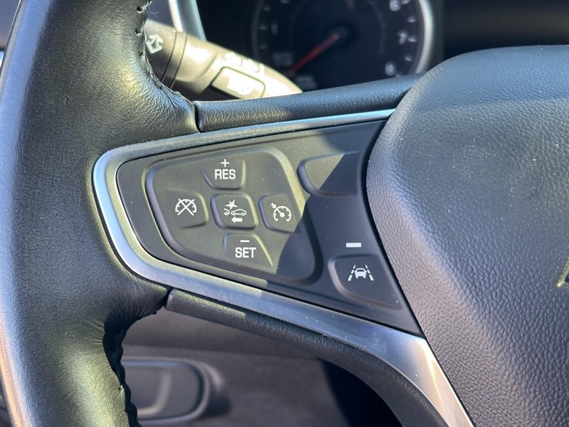 Chevrolet Equinox Vehicle Full-screen Gallery Image 16