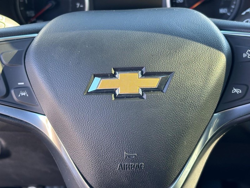 Chevrolet Equinox Vehicle Full-screen Gallery Image 17