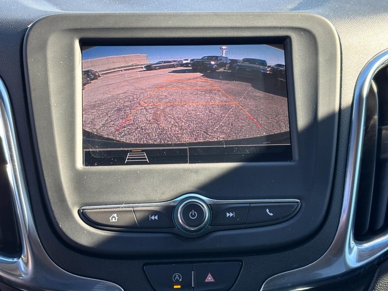 Chevrolet Equinox Vehicle Full-screen Gallery Image 21