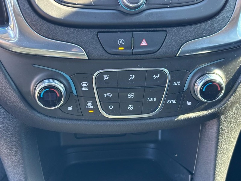 Chevrolet Equinox Vehicle Full-screen Gallery Image 22