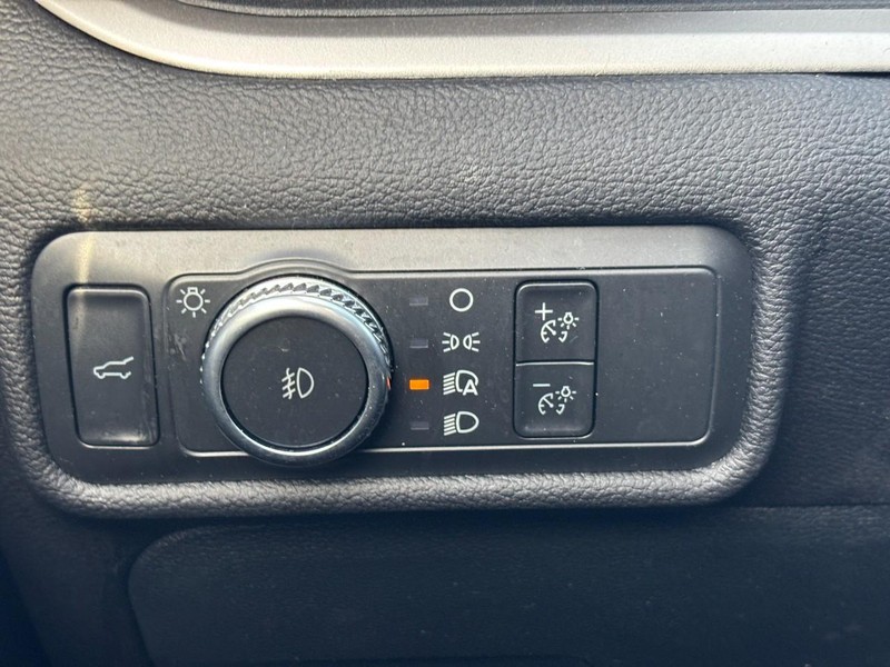 Ford Explorer Vehicle Full-screen Gallery Image 20