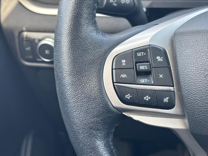 Ford Explorer Vehicle Full-screen Gallery Image 21