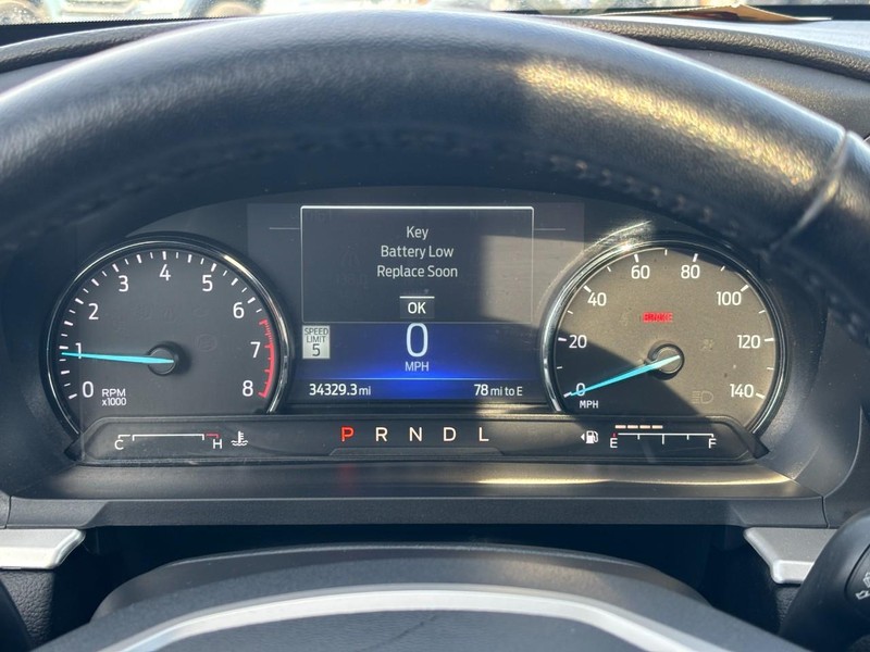 Ford Explorer Vehicle Full-screen Gallery Image 24