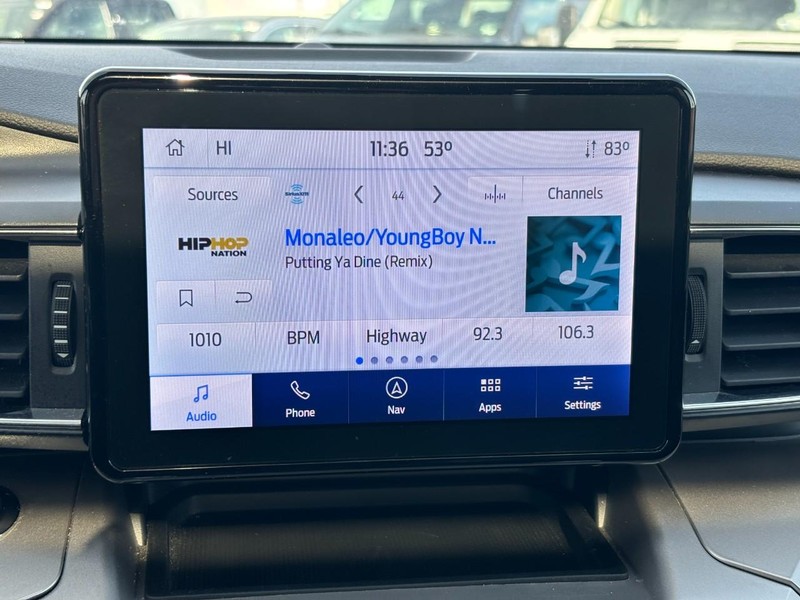 Ford Explorer Vehicle Full-screen Gallery Image 25