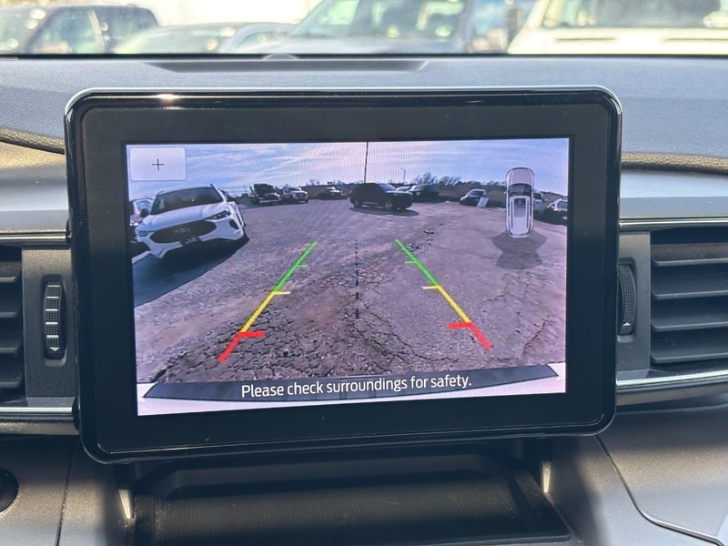 Ford Explorer Vehicle Full-screen Gallery Image 27