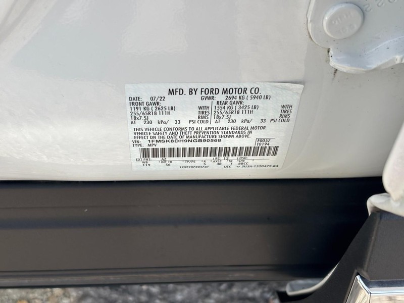 Ford Explorer Vehicle Full-screen Gallery Image 30