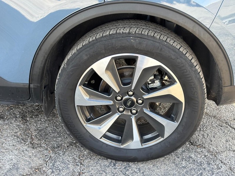 Ford Escape Vehicle Image 11