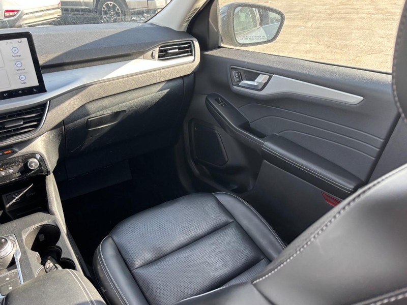 Ford Escape Vehicle Image 16