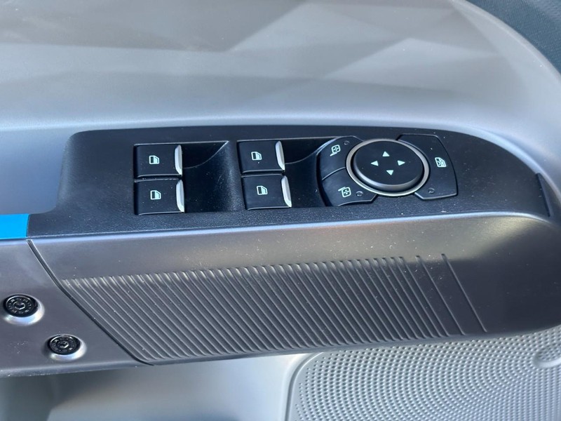 Ford Maverick Vehicle Full-screen Gallery Image 17