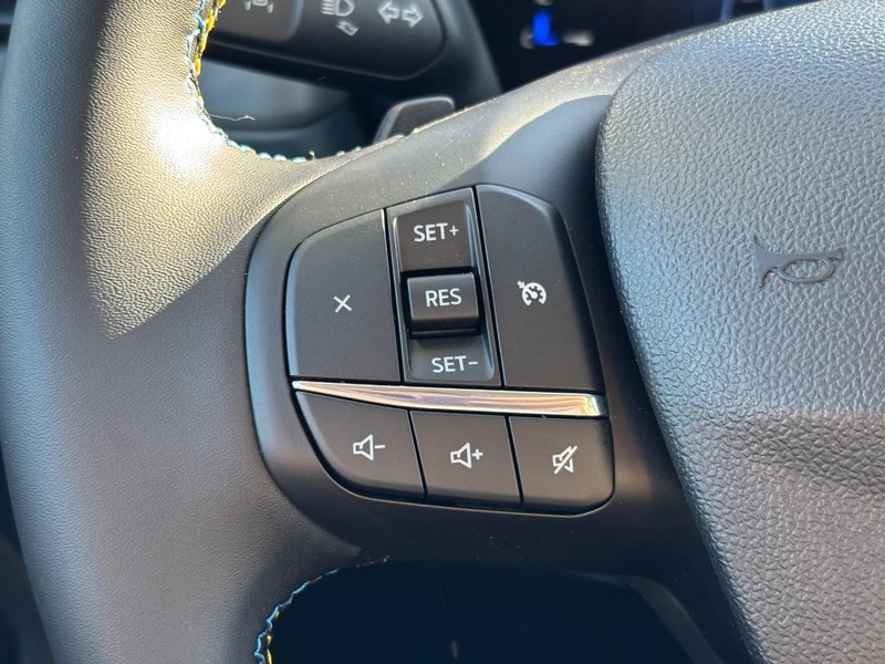 Ford Maverick Vehicle Full-screen Gallery Image 19