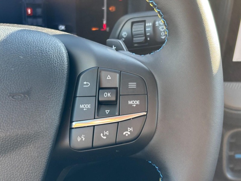 Ford Maverick Vehicle Full-screen Gallery Image 21