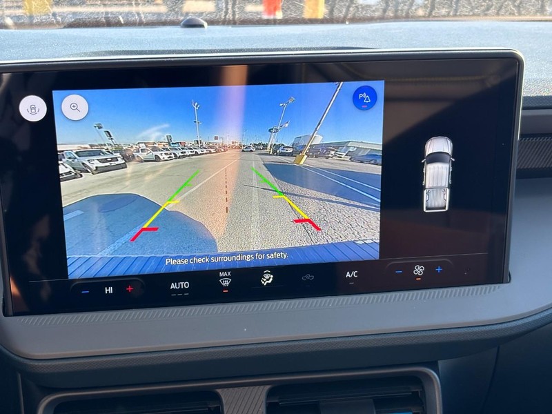 Ford Maverick Vehicle Full-screen Gallery Image 24