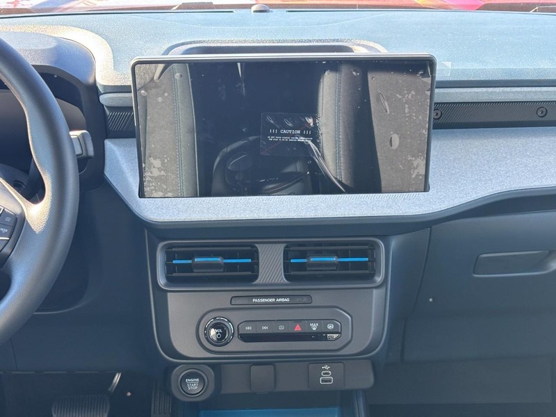 Ford Maverick Vehicle Full-screen Gallery Image 15