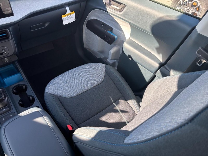 Ford Maverick Vehicle Full-screen Gallery Image 16