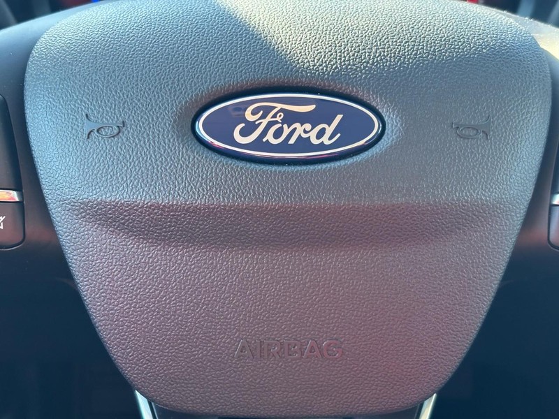 Ford Maverick Vehicle Full-screen Gallery Image 21