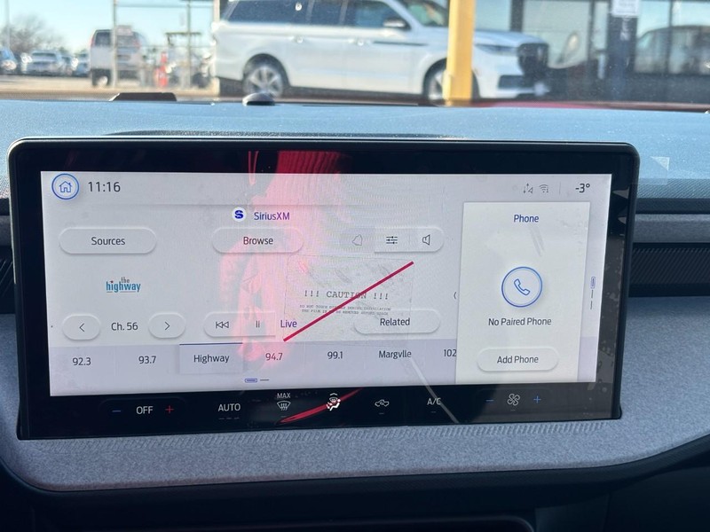 Ford Maverick Vehicle Full-screen Gallery Image 24