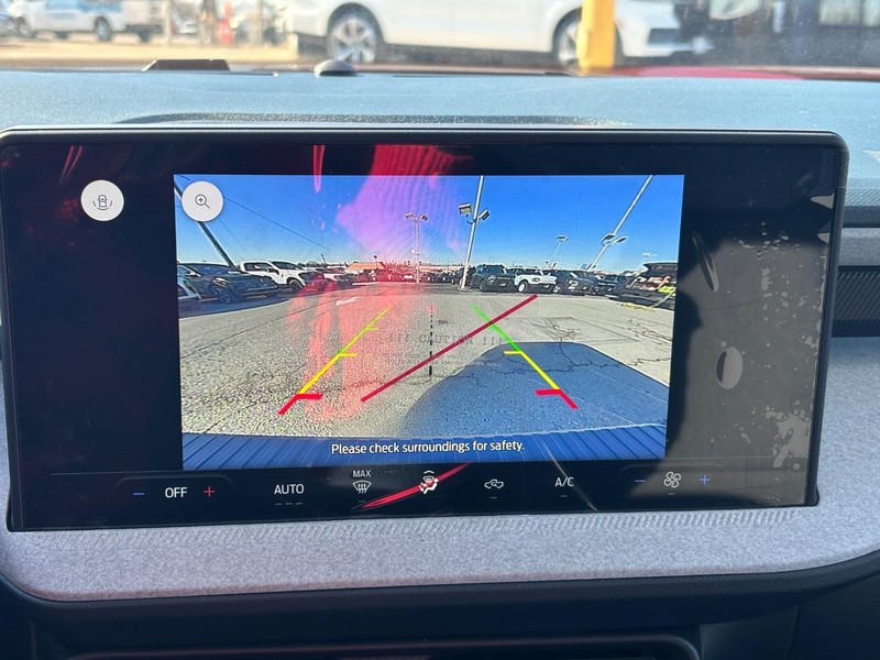 Ford Maverick Vehicle Full-screen Gallery Image 25