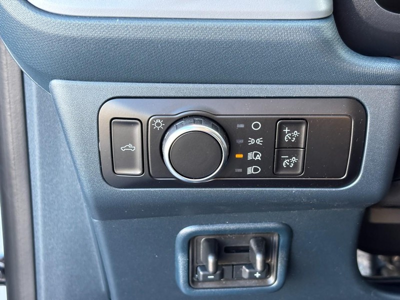 Ford Maverick Vehicle Full-screen Gallery Image 18