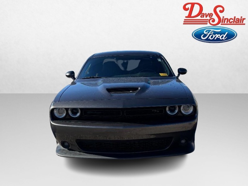 Dodge Challenger Vehicle Full-screen Gallery Image 02