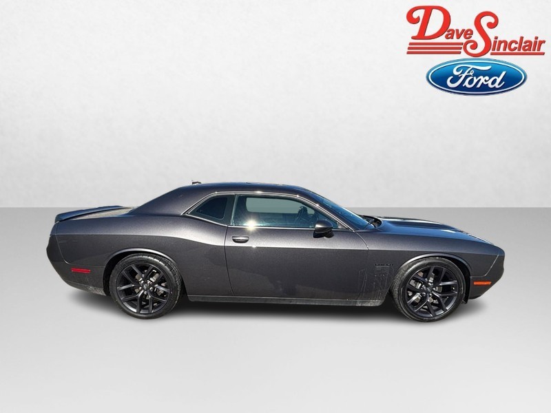 Dodge Challenger Vehicle Full-screen Gallery Image 04