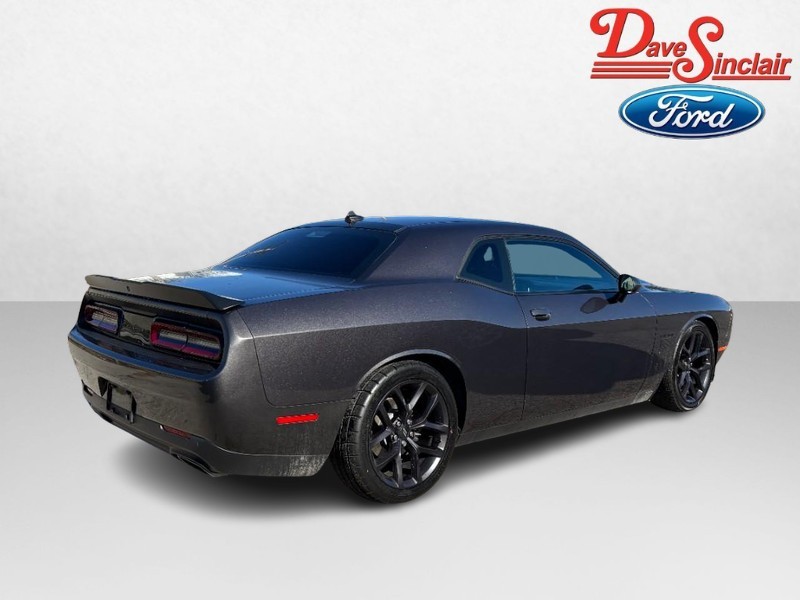 Dodge Challenger Vehicle Full-screen Gallery Image 05