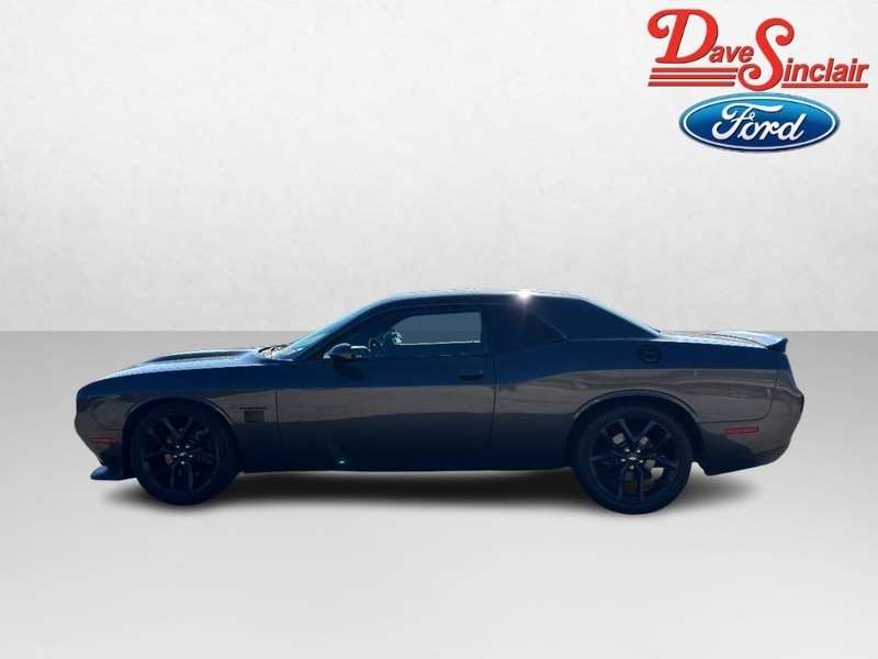 Dodge Challenger Vehicle Full-screen Gallery Image 08