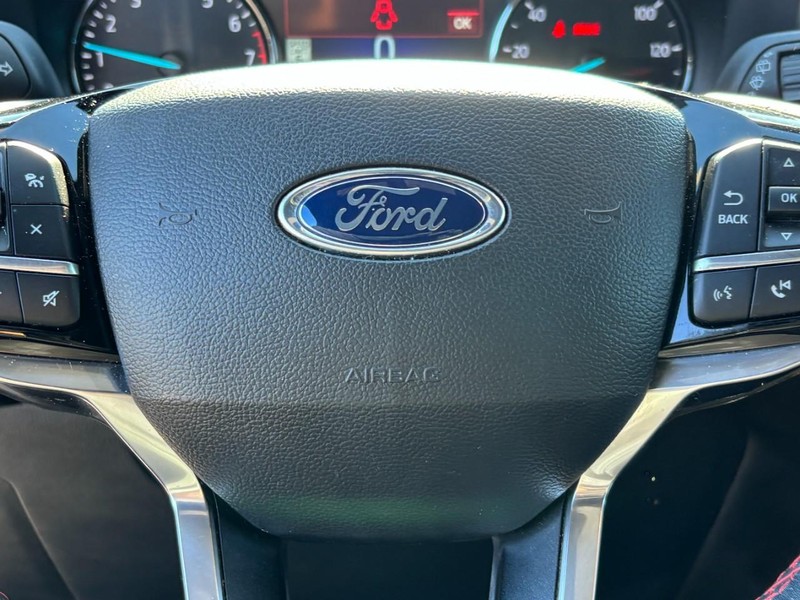 Ford Explorer Vehicle Full-screen Gallery Image 20