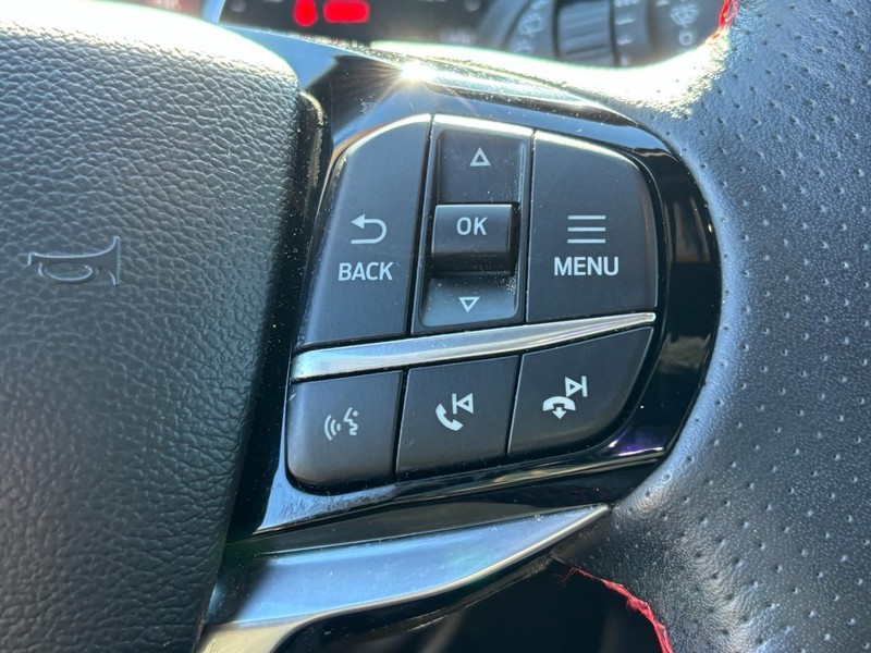 Ford Explorer Vehicle Full-screen Gallery Image 21