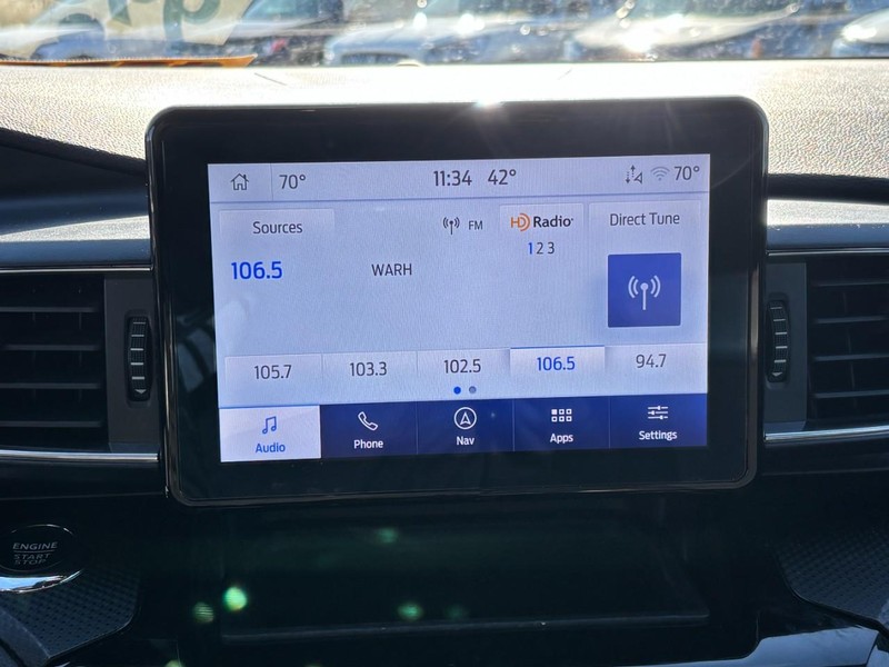 Ford Explorer Vehicle Full-screen Gallery Image 23