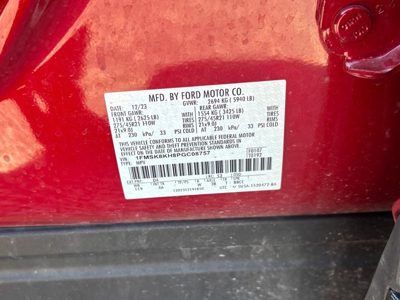 Ford Explorer Vehicle Full-screen Gallery Image 28