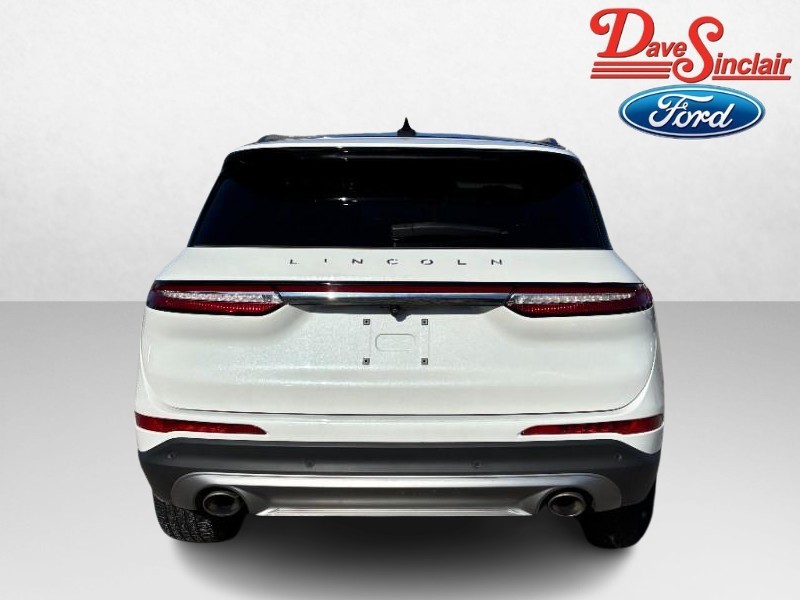 Lincoln Corsair Vehicle Full-screen Gallery Image 08