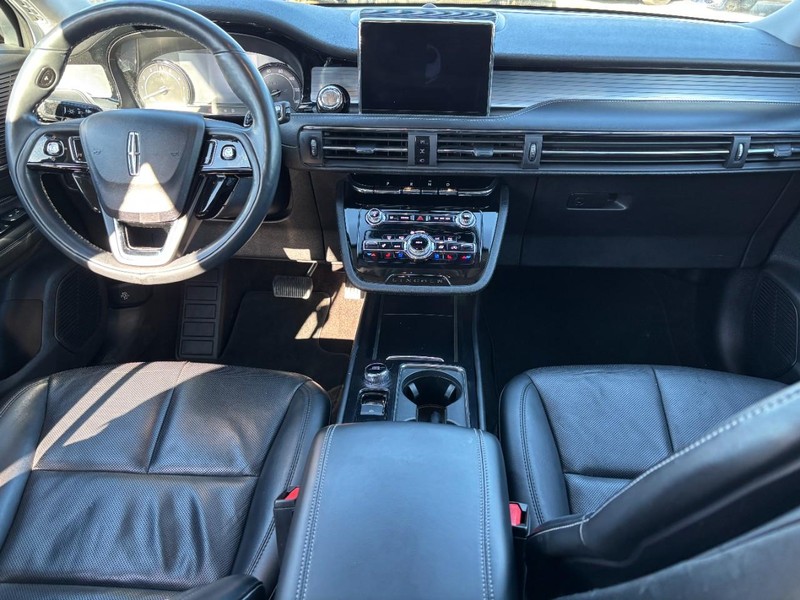 Lincoln Corsair Vehicle Full-screen Gallery Image 15