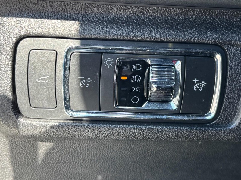 Lincoln Corsair Vehicle Full-screen Gallery Image 19