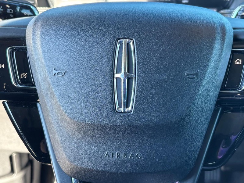 Lincoln Corsair Vehicle Full-screen Gallery Image 21