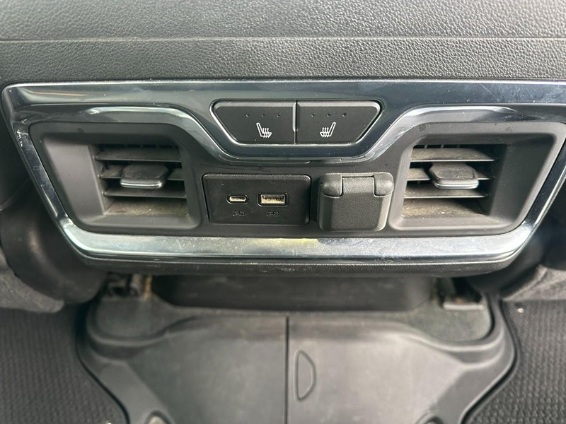 GMC Sierra 2500HD Vehicle Full-screen Gallery Image 17