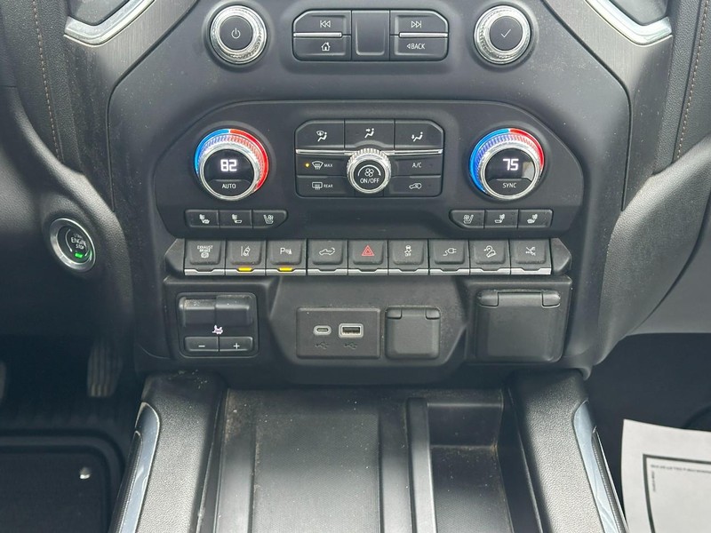 GMC Sierra 2500HD Vehicle Full-screen Gallery Image 19