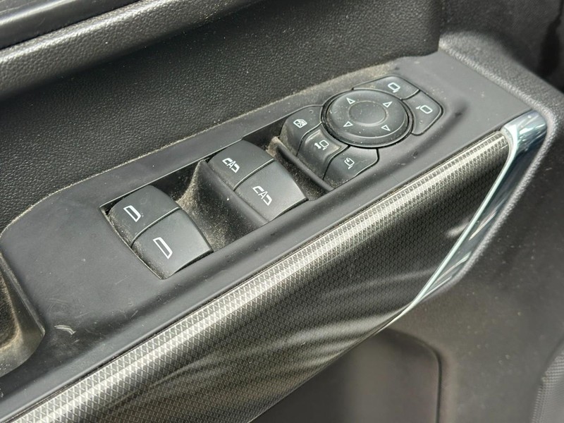 GMC Sierra 2500HD Vehicle Full-screen Gallery Image 20