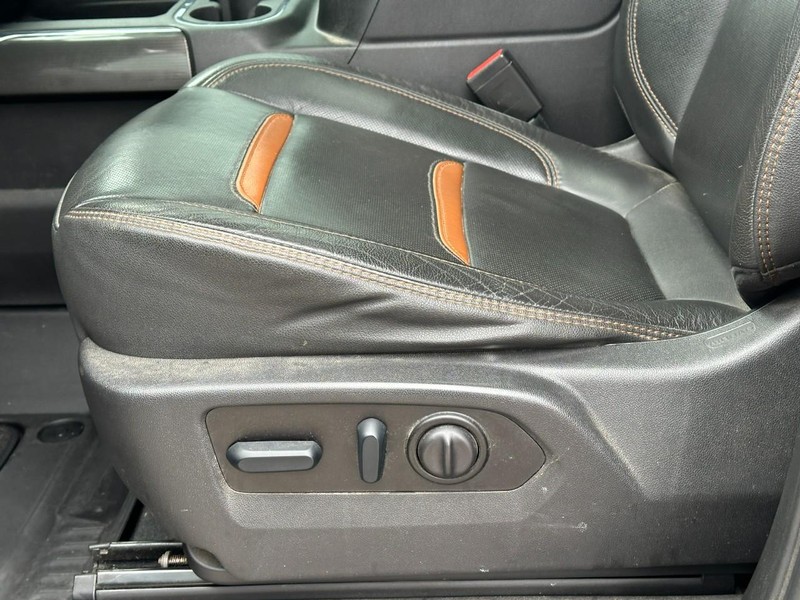 GMC Sierra 2500HD Vehicle Full-screen Gallery Image 22