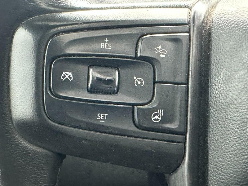 GMC Sierra 2500HD Vehicle Full-screen Gallery Image 23