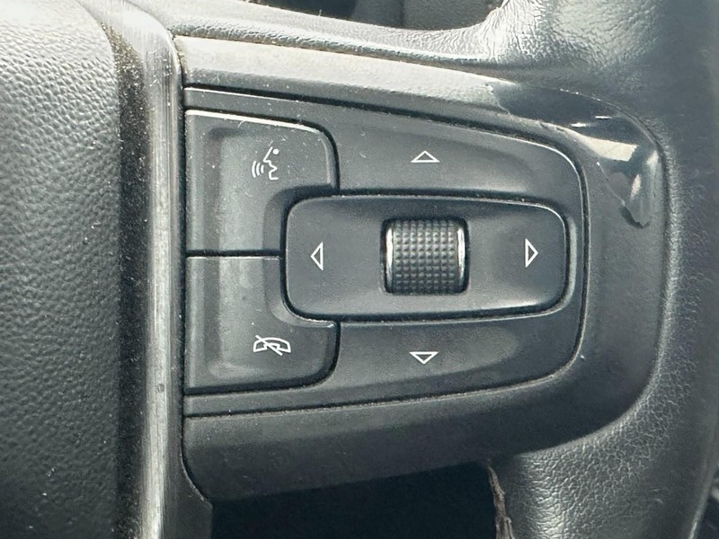 GMC Sierra 2500HD Vehicle Full-screen Gallery Image 24