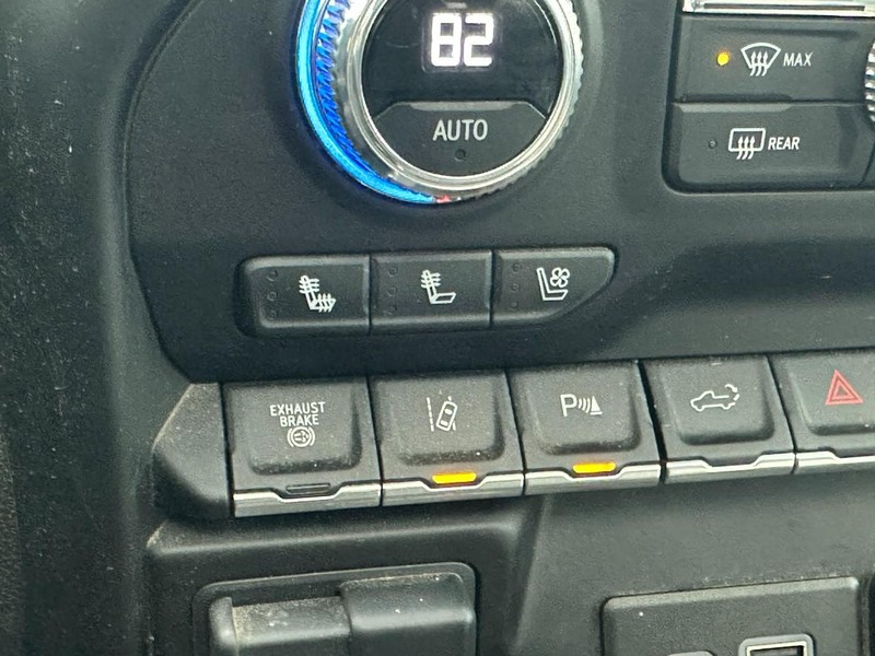 GMC Sierra 2500HD Vehicle Full-screen Gallery Image 27