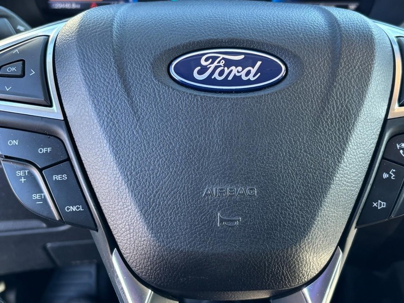 Ford Edge Vehicle Full-screen Gallery Image 19