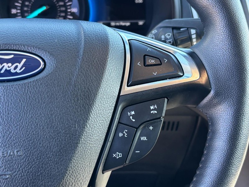 Ford Edge Vehicle Full-screen Gallery Image 20