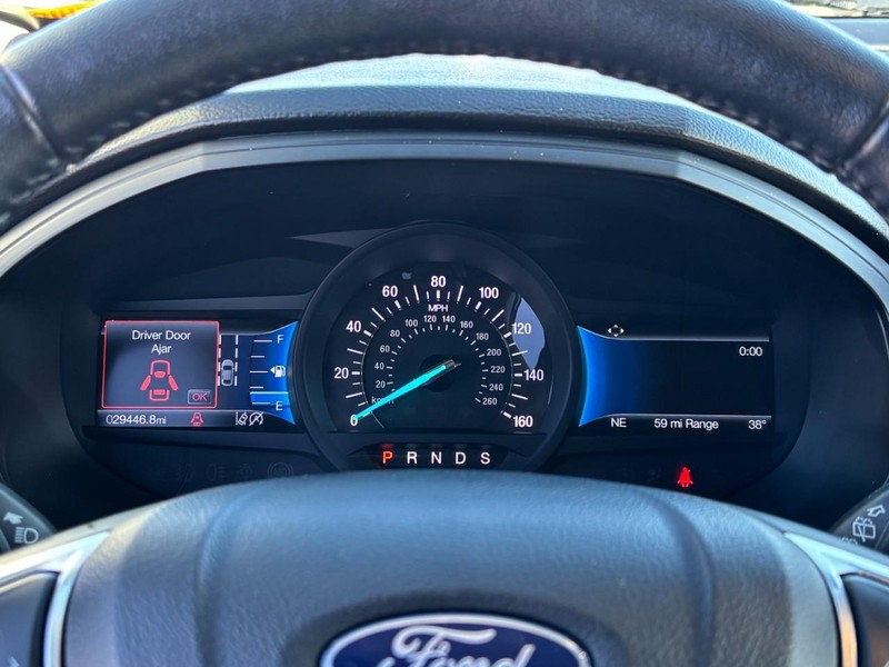 Ford Edge Vehicle Full-screen Gallery Image 21