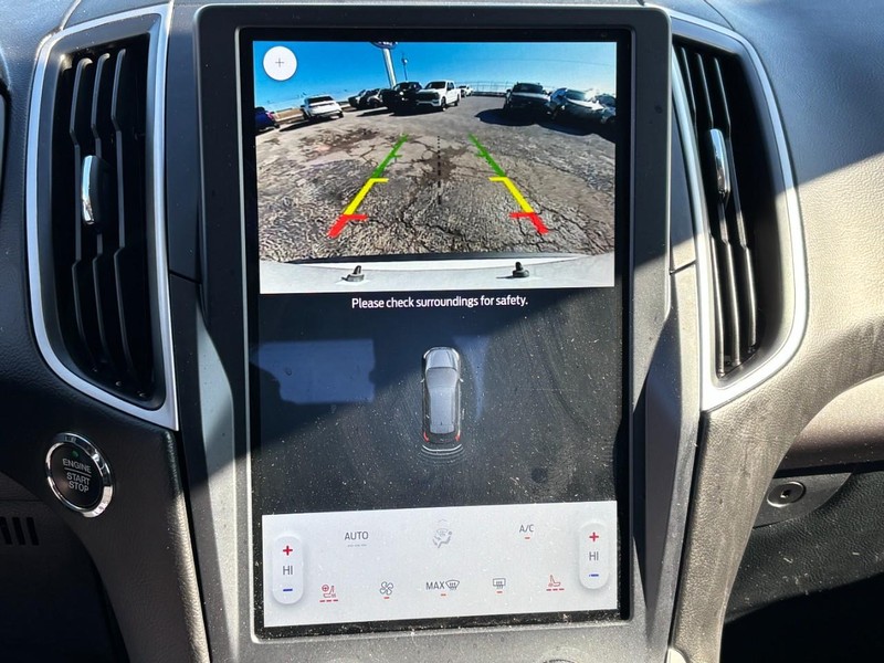 Ford Edge Vehicle Full-screen Gallery Image 23