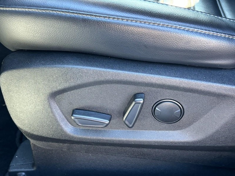 Ford Edge Vehicle Full-screen Gallery Image 25