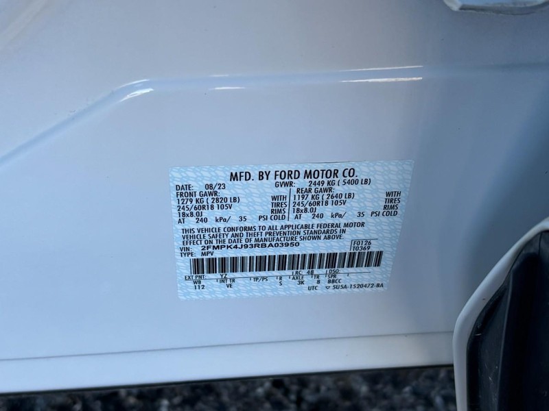 Ford Edge Vehicle Full-screen Gallery Image 26